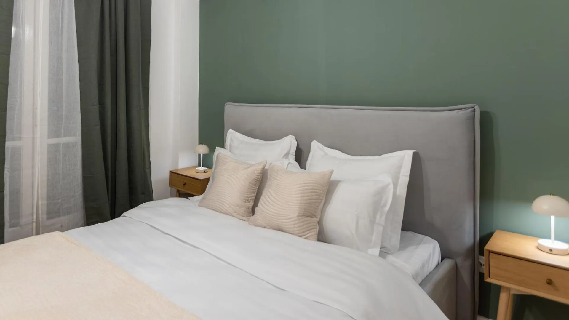 Splendid Historical Smarald 2 Bedroom Old Town Bucharest