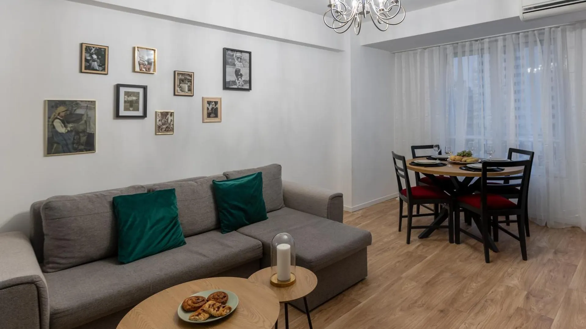 Splendid Historical Smarald 2 Bedroom Old Town Bucharest Romania