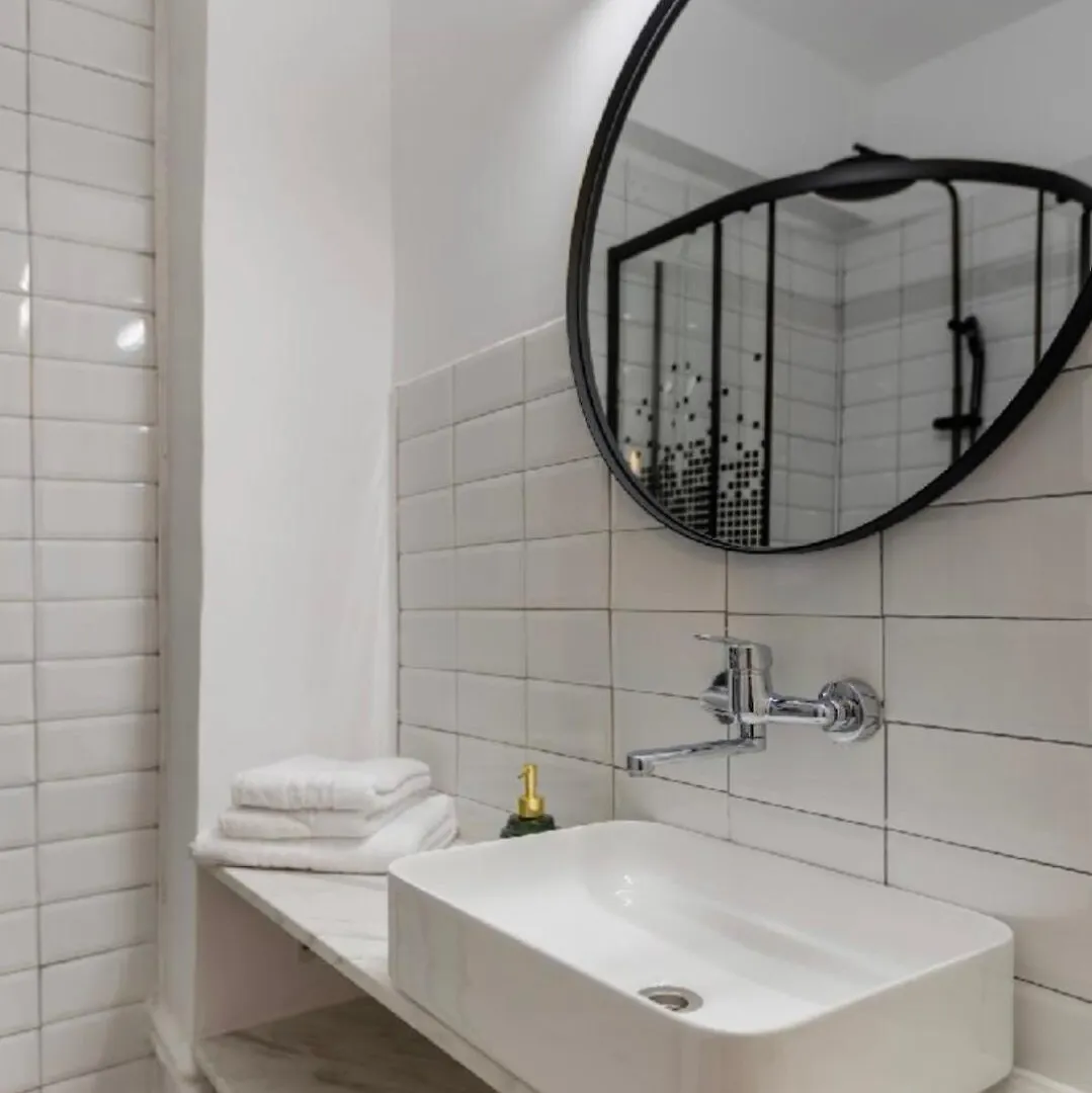 Splendid Historical Smarald 2 Bedroom Old Town Bucharest Apartment